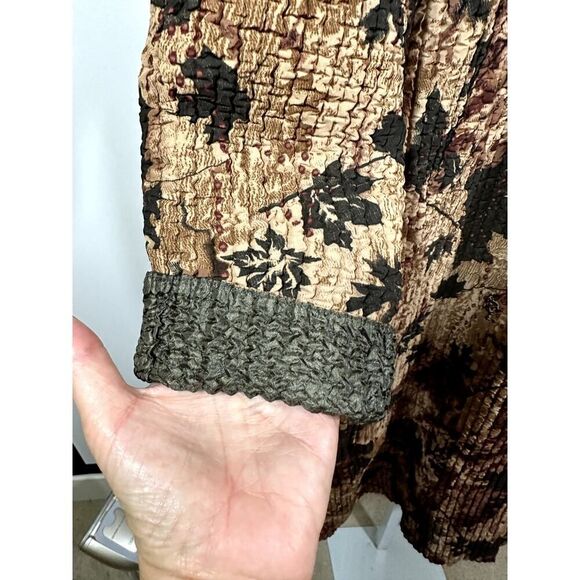 UBU Women's Reversible Lightweight Crinkle Packable Coat Tan/Green Size Medium - Picture 3 of 16